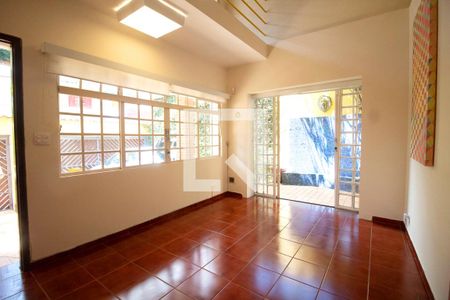 Sala de casa para alugar com 2 quartos, 250m² em Sumaré, São Paulo