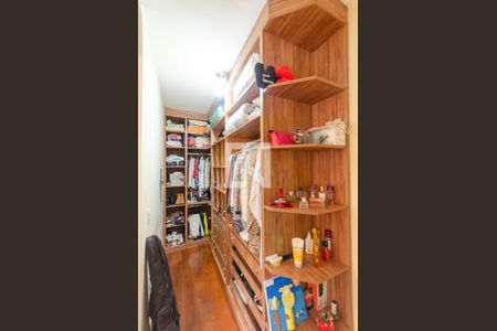 Casa para alugar com 220m², 3 quartos e 4 vagas Casa para alugar com 220m², 3 quartos e 4 vagasCloset quarto 2