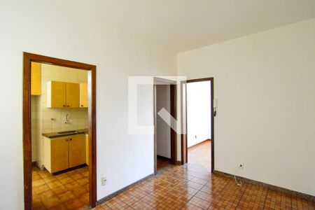 Corredor  de apartamento à venda com 2 quartos, 70m² em Carlos Prates, Belo Horizonte
