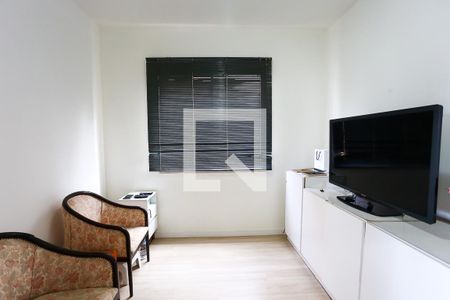 Apartamento à venda com 170m², 4 quartos e 3 vagas Apartamento à venda com 170m², 4 quartos e 3 vagasSala de TV