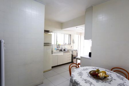 Apartamento à venda com 170m², 4 quartos e 3 vagas Apartamento à venda com 170m², 4 quartos e 3 vagasCozinha
