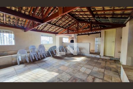 Apartamento à venda com 170m², 4 quartos e 3 vagas Apartamento à venda com 170m², 4 quartos e 3 vagasÁrea comum - Churrasqueira