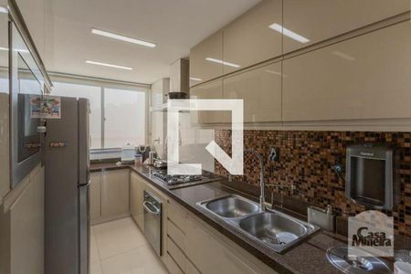 Apartamento à venda com 124m², 3 quartos e 2 vagasCozinha