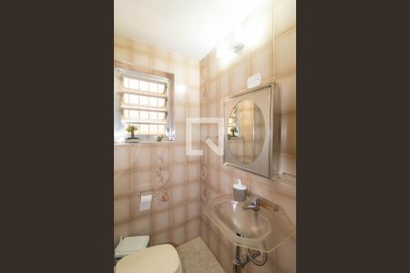 Casa à venda com 177m², 4 quartos e 2 vagasLavabo