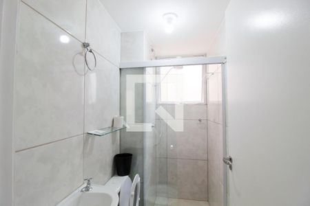 Banheiro de apartamento para alugar com 2 quartos, 49m² em Jardim Petrópolis, Cotia