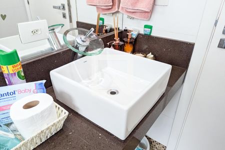Casa à venda com 367m², 3 quartos e 4 vagasBanheiro da suíte 2