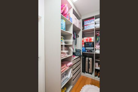 Casa à venda com 367m², 3 quartos e 4 vagasCloset da suíte 2