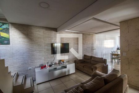 Sala de TV de casa à venda com 3 quartos, 110m² em Vila Porto, Barueri
