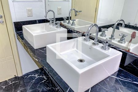 Casa para alugar com 200m², 4 quartos e 3 vagasBanheiro da Suíte 1