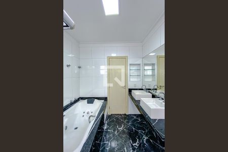 Casa para alugar com 200m², 4 quartos e 3 vagasBanheiro da Suíte 1