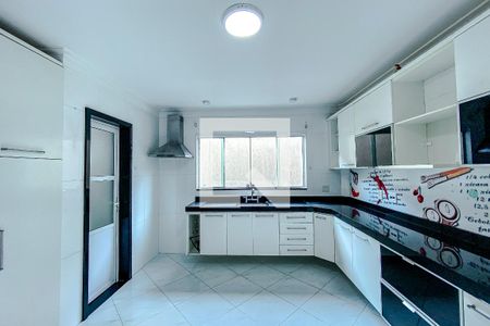 Casa para alugar com 200m², 4 quartos e 3 vagasCozinha