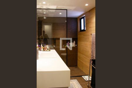 Casa à venda com 400m², 4 quartos e 3 vagasBanheiro Quarto 4 suíte