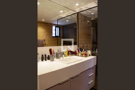 Casa à venda com 400m², 4 quartos e 3 vagasBanheiro Quarto 4 suíte