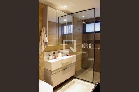 Casa à venda com 400m², 4 quartos e 3 vagasBanheiro Quarto 1 suíte