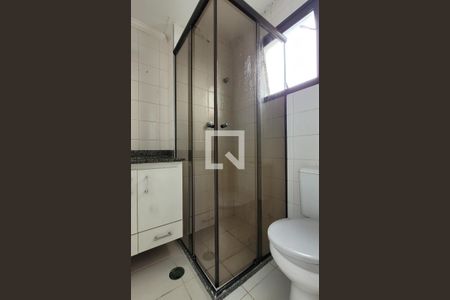 Apartamento à venda com 60m², 2 quartos e 2 vagas Apartamento à venda com 60m², 2 quartos e 2 vagasBanheiro da suíte