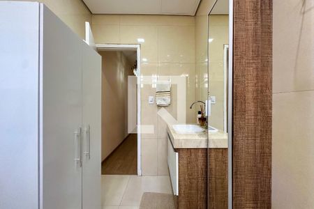 Casa à venda com 163m², 3 quartos e 2 vagasBanheiro