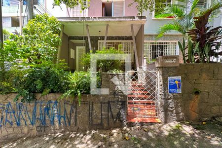 Casa à venda com 163m², 3 quartos e 2 vagasFachada