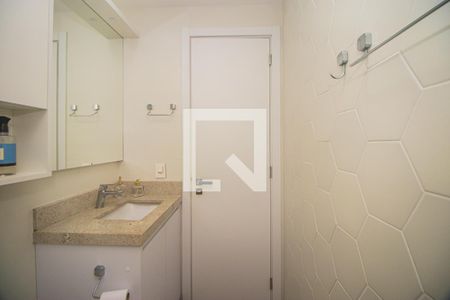 Apartamento à venda com 81m², 3 quartos e 2 vagasBanheiro da Suíte