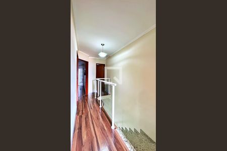 Corredor dos Dormitórios de casa de condomínio à venda com 3 quartos, 127m² em Vila Adelaide Perella, Guarulhos