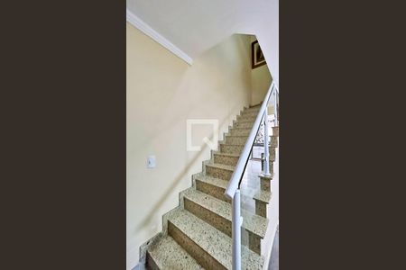Escada de casa de condomínio à venda com 3 quartos, 127m² em Vila Adelaide Perella, Guarulhos