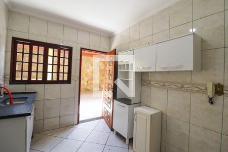 Casa à venda com 120m², 3 quartos e 2 vagasCozinha e Área de Serviço