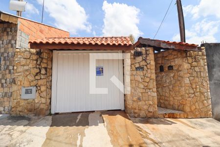 Casa à venda com 120m², 3 quartos e 2 vagasFachada