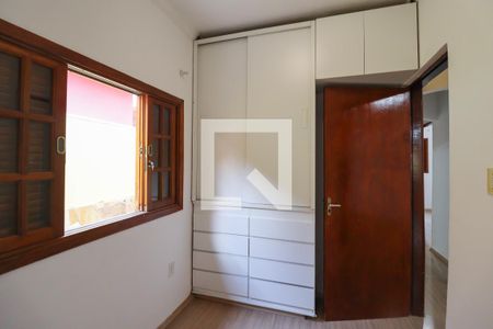 Casa à venda com 120m², 3 quartos e 2 vagasQuarto 2