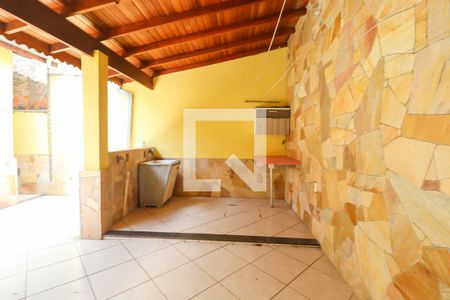 Casa à venda com 120m², 3 quartos e 2 vagasQuintal