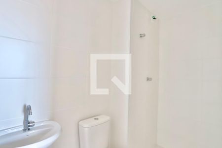 Banheiro de apartamento para alugar com 1 quarto, 24m² em Vila Cláudia, São Paulo