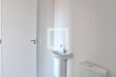 Banheiro de apartamento para alugar com 1 quarto, 24m² em Vila Cláudia, São Paulo