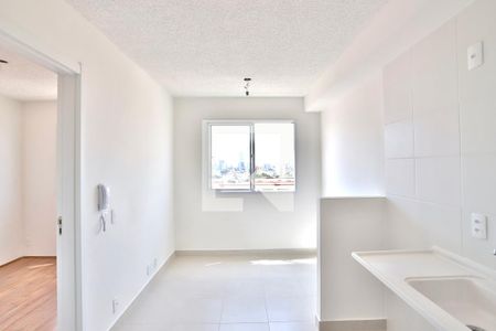 Sala / cozinha de apartamento para alugar com 1 quarto, 24m² em Vila Cláudia, São Paulo
