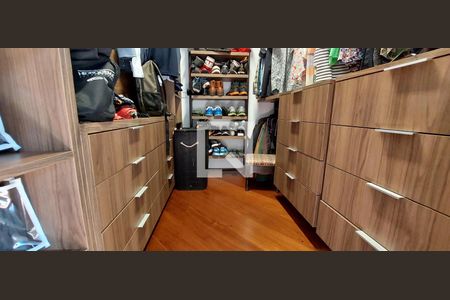 Apartamento à venda com 204m², 4 quartos e 2 vagasQuarto 1 suíte - Closet 