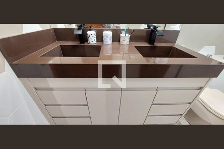 Apartamento à venda com 204m², 4 quartos e 2 vagasBanheiro 2