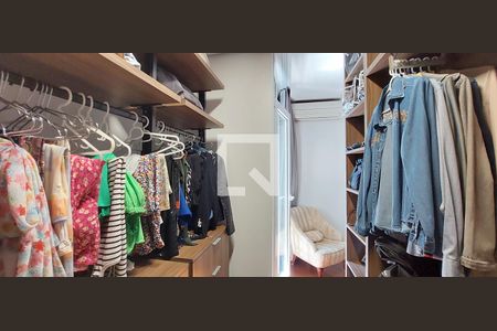 Apartamento à venda com 204m², 4 quartos e 2 vagasQuarto 1 suíte - Closet 