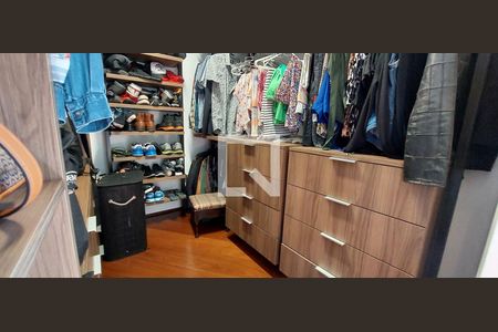 Apartamento à venda com 204m², 4 quartos e 2 vagasQuarto 1 suíte - Closet 