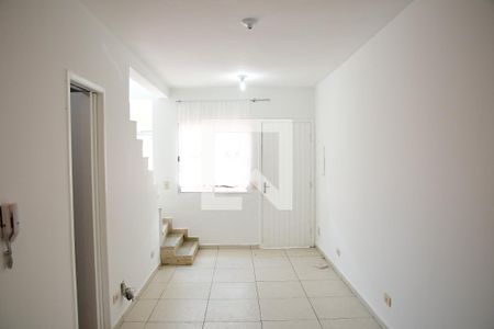 Sala de casa de condomínio para alugar com 2 quartos, 59m² em Jardim Arco-iris, Cotia