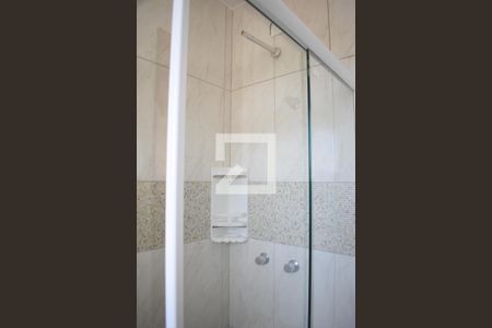 Banheiro da Suíte de casa para alugar com 3 quartos, 94m² em Ganchinho, Curitiba