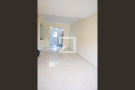 Sala de casa para alugar com 3 quartos, 94m² em Ganchinho, Curitiba