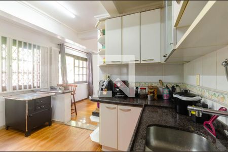 Casa à venda com 268m², 4 quartos e 2 vagasCozinha