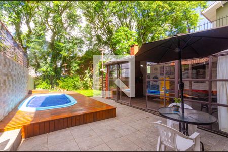 Casa à venda com 268m², 4 quartos e 2 vagasPiscina