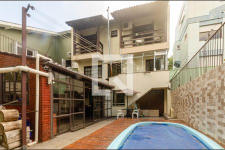 Casa à venda com 268m², 4 quartos e 2 vagasPiscina