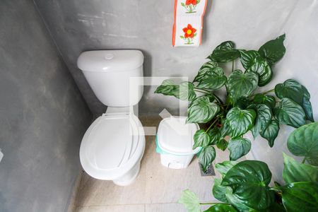 Casa à venda com 750m², 6 quartos e 4 vagasBanheiro do Quintal