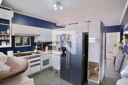 Apartamento à venda com 200m², 4 quartos e 5 vagas Apartamento à venda com 200m², 4 quartos e 5 vagasCozinha