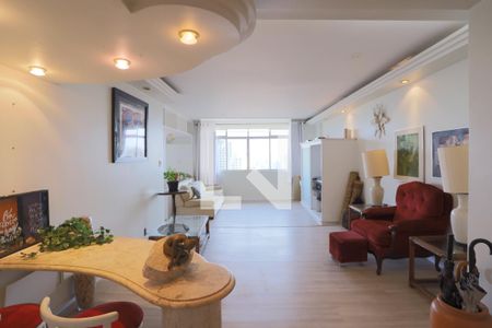 Apartamento à venda com 200m², 4 quartos e 5 vagas Apartamento à venda com 200m², 4 quartos e 5 vagasSala