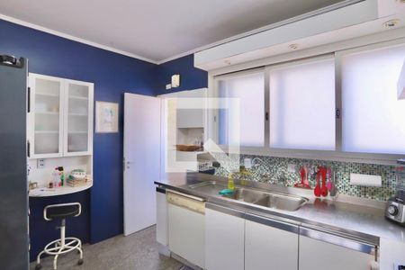 Apartamento à venda com 200m², 4 quartos e 5 vagas Apartamento à venda com 200m², 4 quartos e 5 vagasCozinha