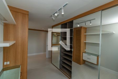 Apartamento à venda com 260m², 3 quartos e 4 vagasCloset da Suíte 1