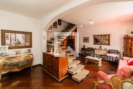 Sala de casa à venda com 4 quartos, 300m² em Vila Dalila, São Paulo