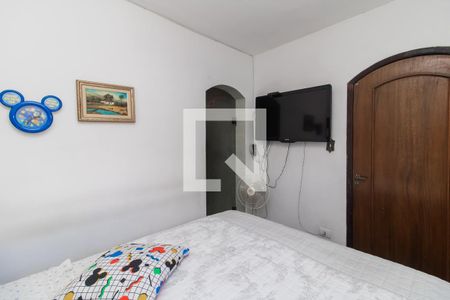 Suite de casa para alugar com 4 quartos, 300m² em Vila Dalila, São Paulo