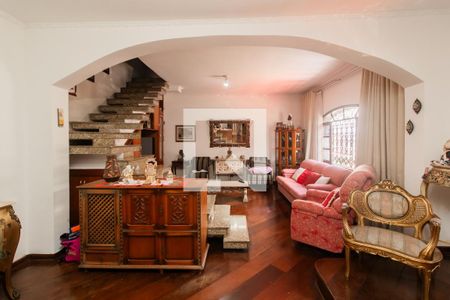 Sala de casa para alugar com 4 quartos, 300m² em Vila Dalila, São Paulo