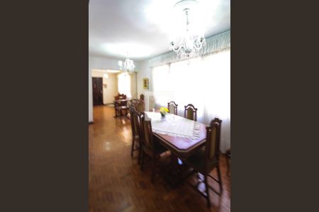 Casa à venda com 480m², 2 quartos e 2 vagasSala